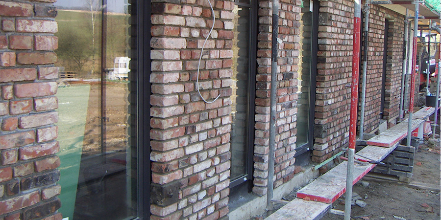 Klinkerarbeiten an einem Haus