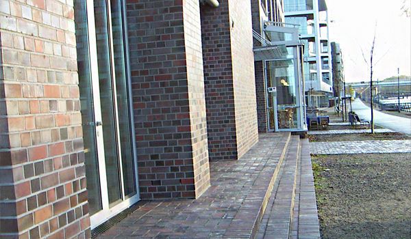 Projektbeispiel Terasse und Klinkerwand